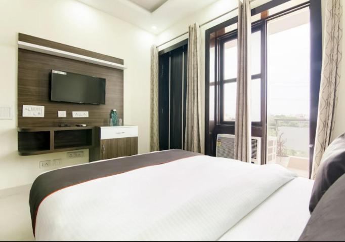 Rbm Residency Hotel Gurgaon Exterior photo