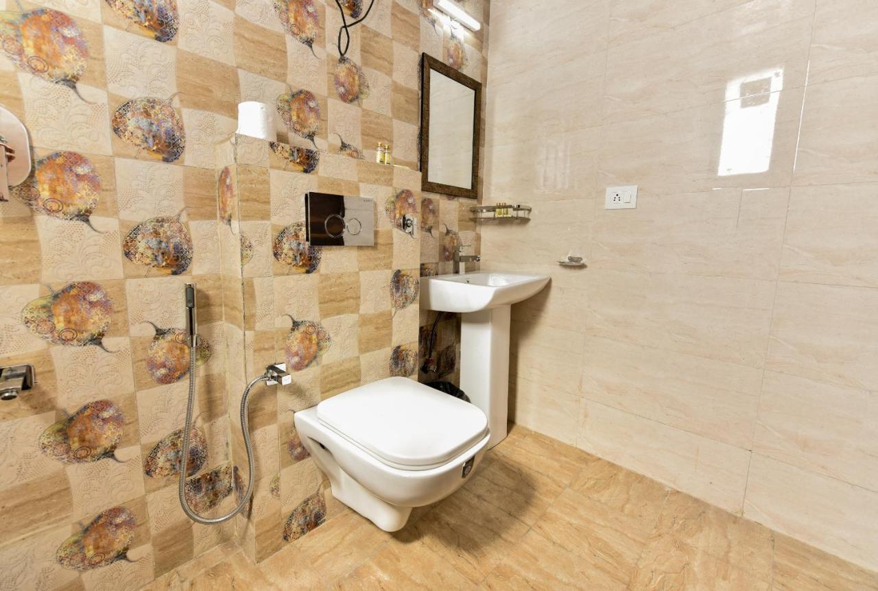 Rbm Residency Hotel Gurgaon Exterior photo