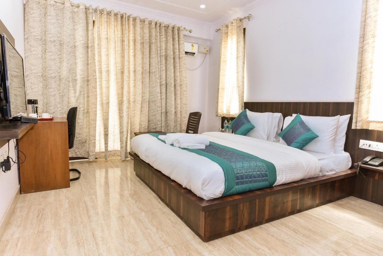 Rbm Residency Hotel Gurgaon Exterior photo