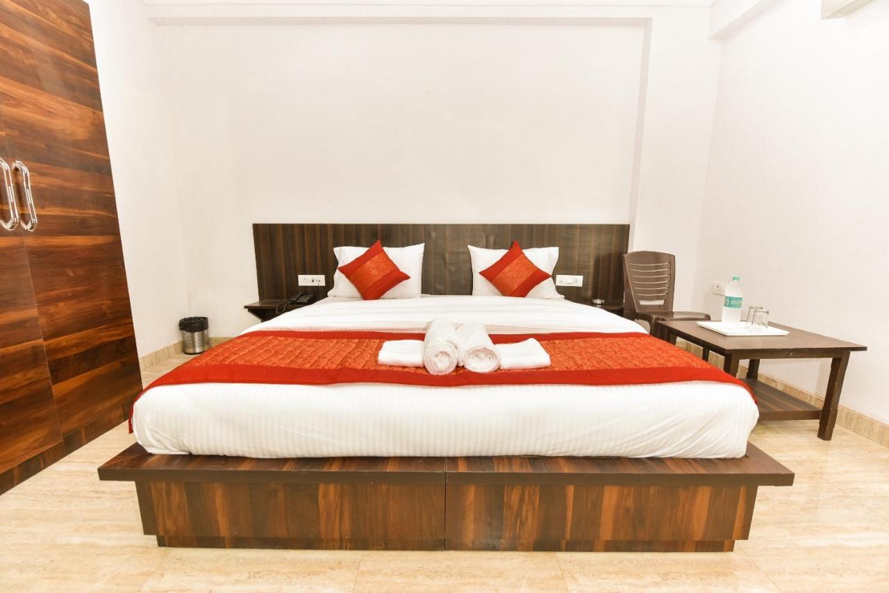 Rbm Residency Hotel Gurgaon Exterior photo
